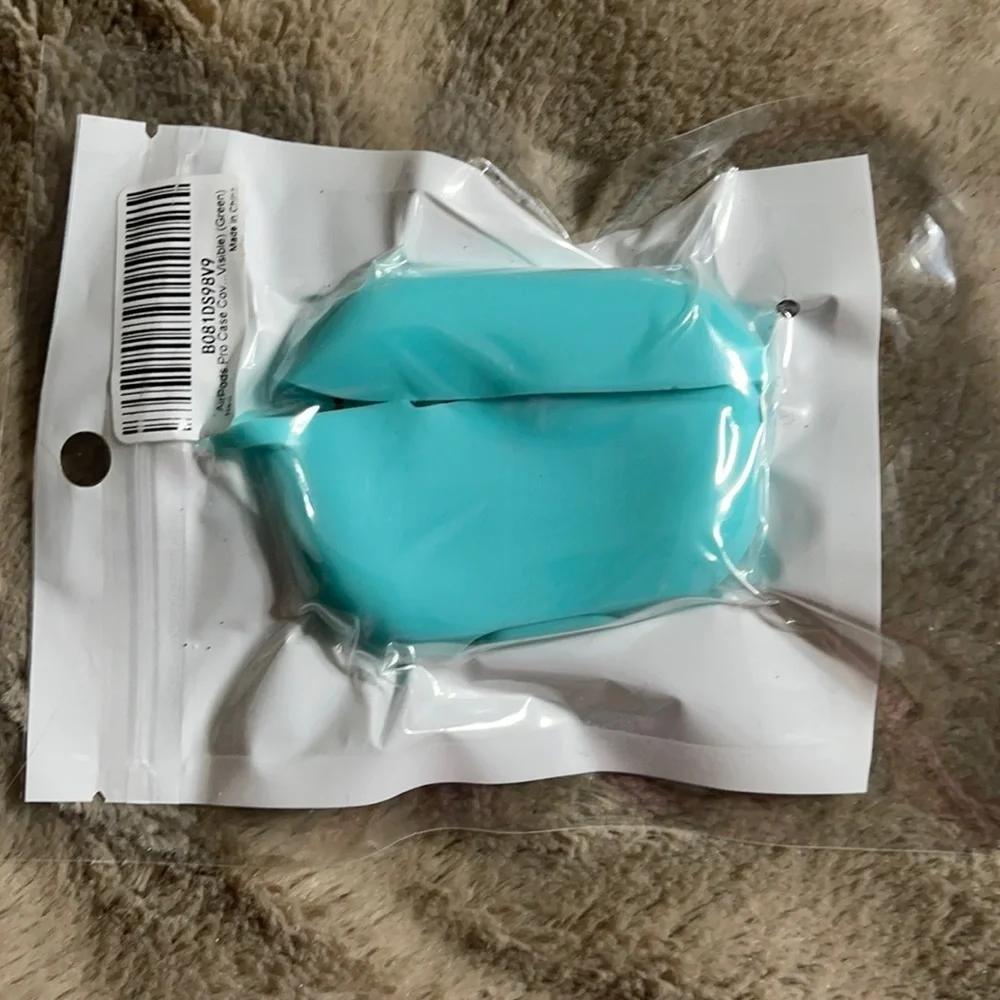 6/$20 New sealed Apple Pro case